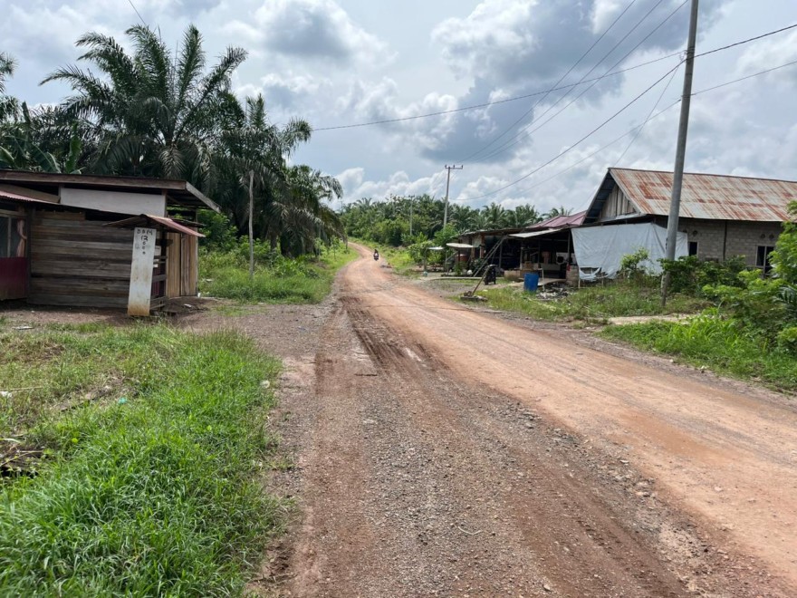 Jalan Simpang Langgai RT. 06 Desa Petangis, Butuh Perbaikan